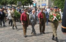 Święto "Błękitnej Armii" i flagi amerykańskie dla weteranów II wojny światowej